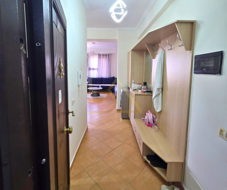 JEPET ME QIRA APARTAMENT 2+1 – PLAZH, RRUGA PAVARËSIA, DURRËS