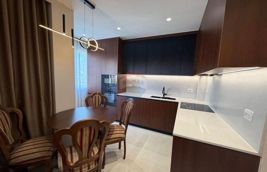 Shitet super apartament tek Mine Peza