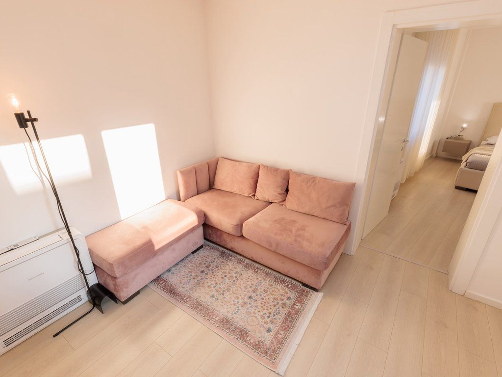 Shitet , Apartament 3+1, Rruga Mine Peza, Tiranë