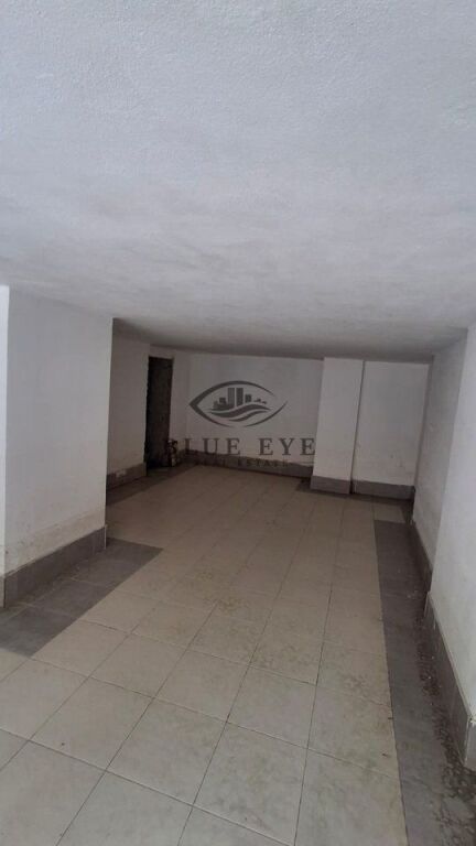 Business premises for sale in the area of the former URT.