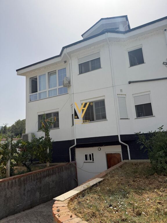 VILLA SU DUE PIANI IN VENDITA A IBE INFERIORE 1.500.000 EURO