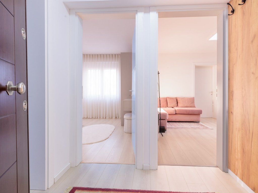 Shitet , Apartament 3+1, Rruga Mine Peza, Tiranë