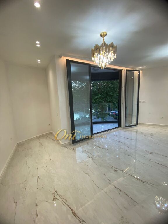 LIQENI I THATE, AMBIENTE UFFICIO 120M2 IN AFFITTO