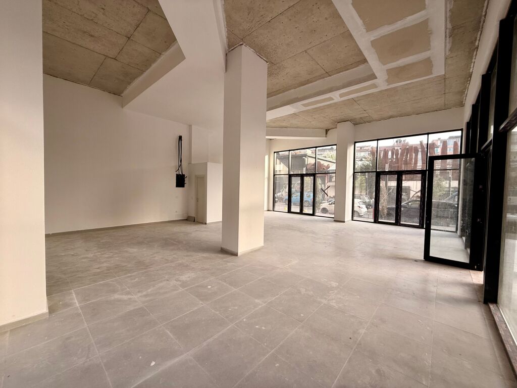 📣 SHITET Ambient Biznesi (Dyqan) 📍 Prane Komunes Se Parisit ✨