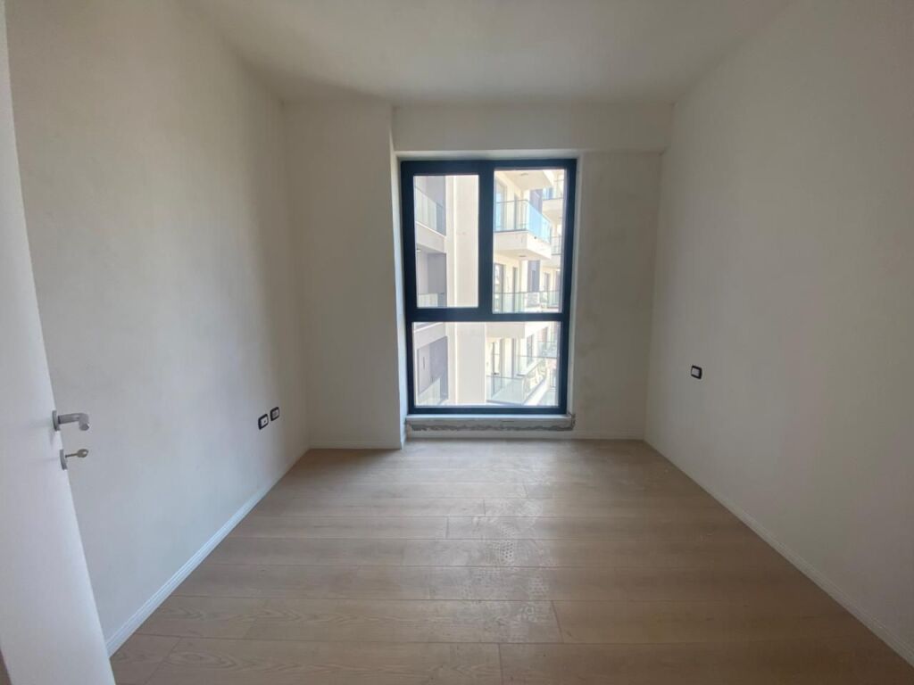 Apartament 2+1 per shitje tek Fusha e Aviacionit.