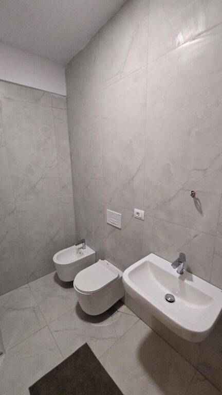 Affittasi 1+1 Fresku Residenca Oxa 40.000 leke
