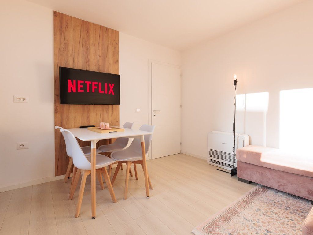 Shitet , Apartament 3+1, Rruga Mine Peza, Tiranë