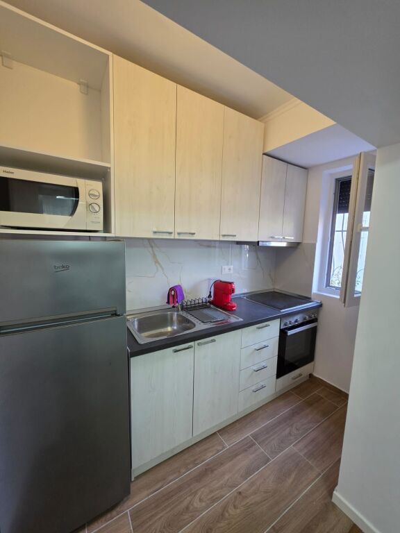 SHITET APARTAMENT 1+1 – RRUGA FERIT XHAJKO (TE ISH RESTORANT DURRËSI)