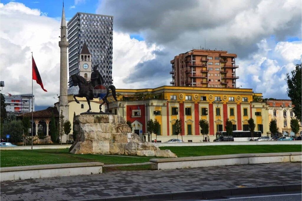 Shop - For Rent - Skënderbej Square, Tirana(ID: 530481001-1406)