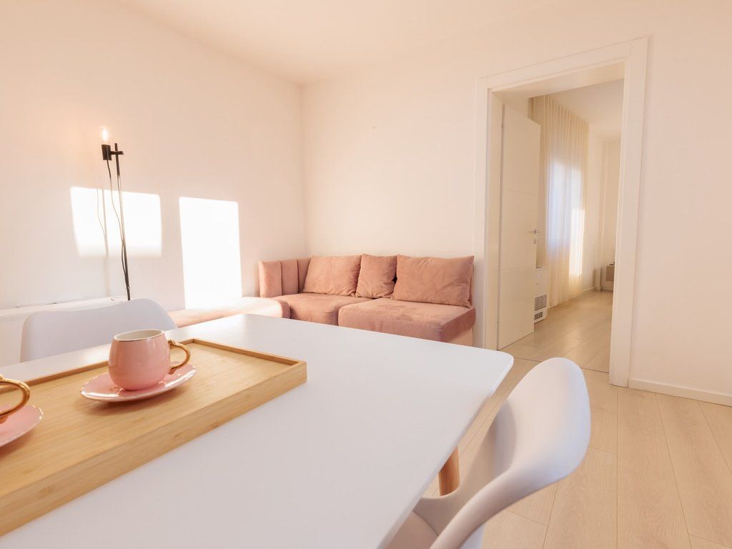 Shitet , Apartament 3+1, Rruga Mine Peza, Tiranë