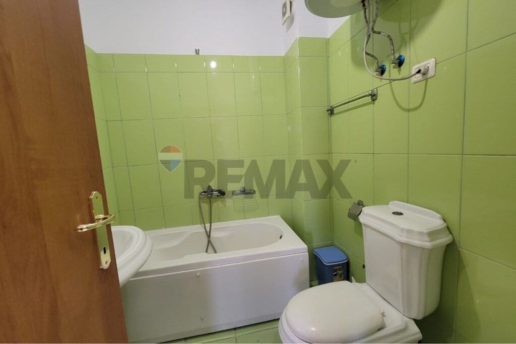 Apartament 3+1+2 per shitje prane Kristal Center