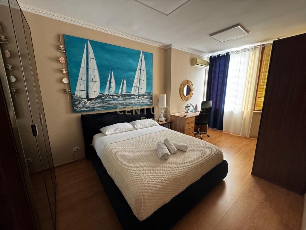 APPARTAMENTO 2+1 IN AFFITTO IN CENTRO !!! 860 € /Mese 80,000 Lek /Mese