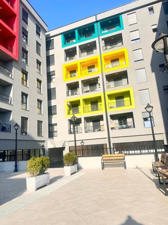 Shitet apartament 1+1 tek Rezidenca Color Splash , Paskuqan .