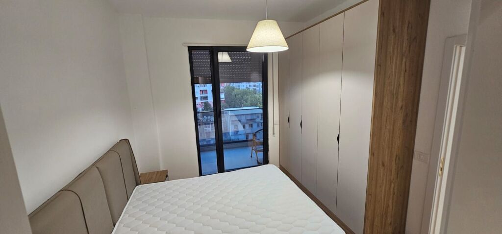 Affitto | Apartament 2 + 1 + 2 | Rruga 5 Maji | 600 €/mese