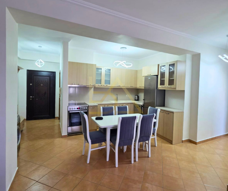 JEPET ME QIRA APARTAMENT 2+1 – PLAZH, RRUGA PAVARËSIA, DURRËS
