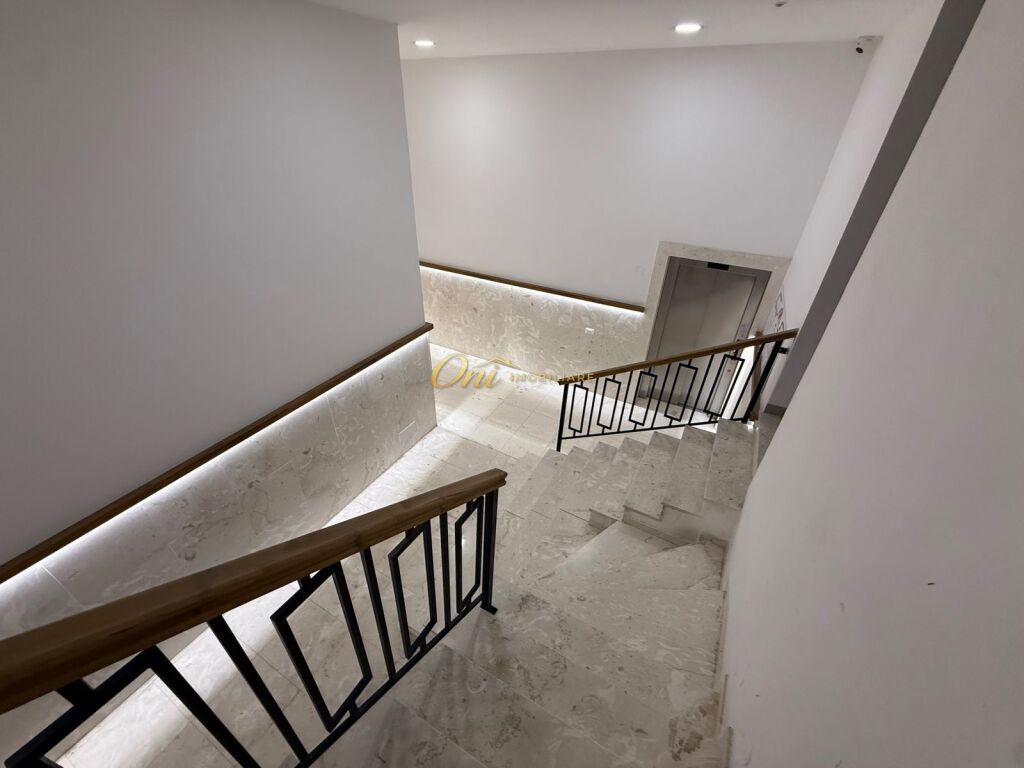 LIQENI I THATE, SPAZIO UFFICIO 160M2 IN AFFITTO