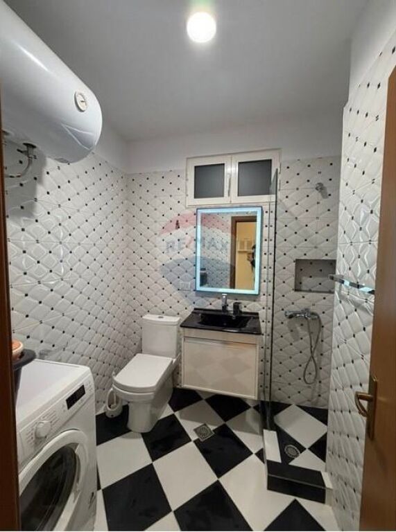 Shitet super apartament tek Mine Peza