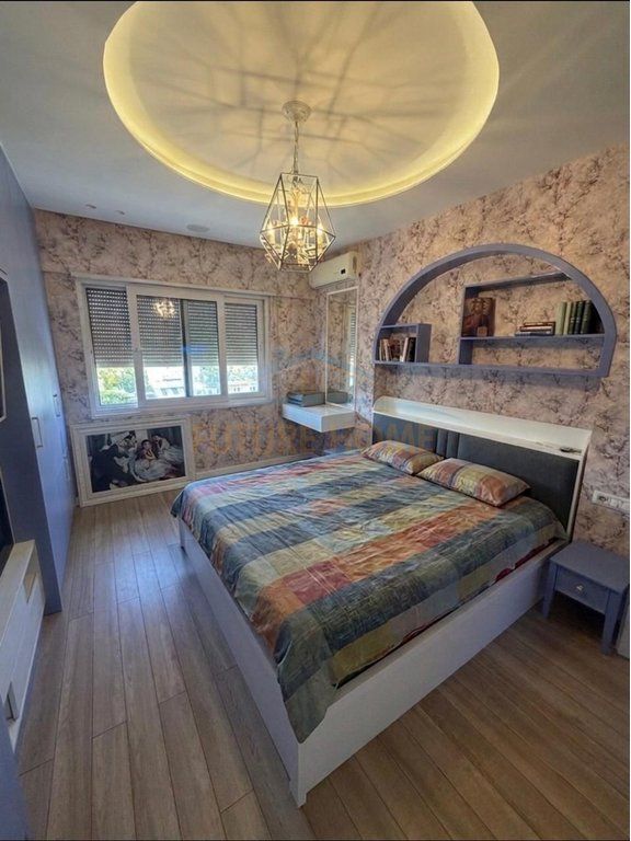 Shitet, Apartament 2+1+2, Don Bosko