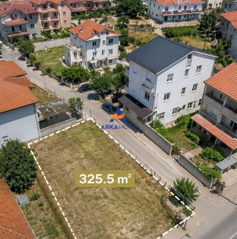 SHITET TRUALL 325 M2 " RRUGA KRISTAQ SOTIRI, KORCE" 600.000 LEKE
