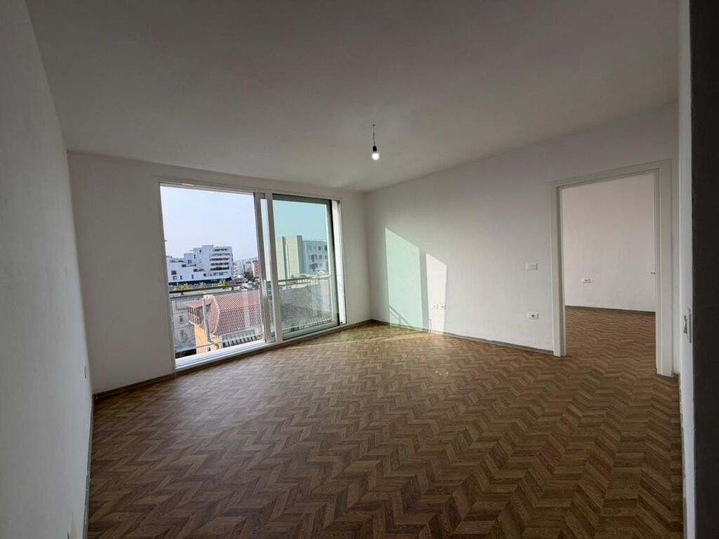 Apartament 1+1 per qira tek Farmacia 10.