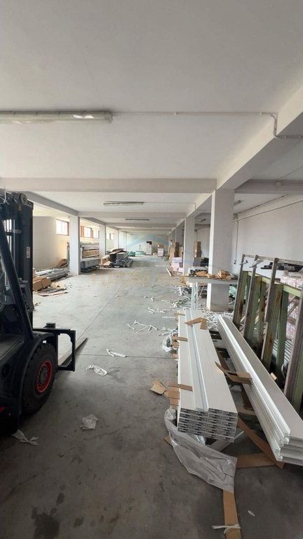 In vendita, Edificio, Strada Industriale, Tirana