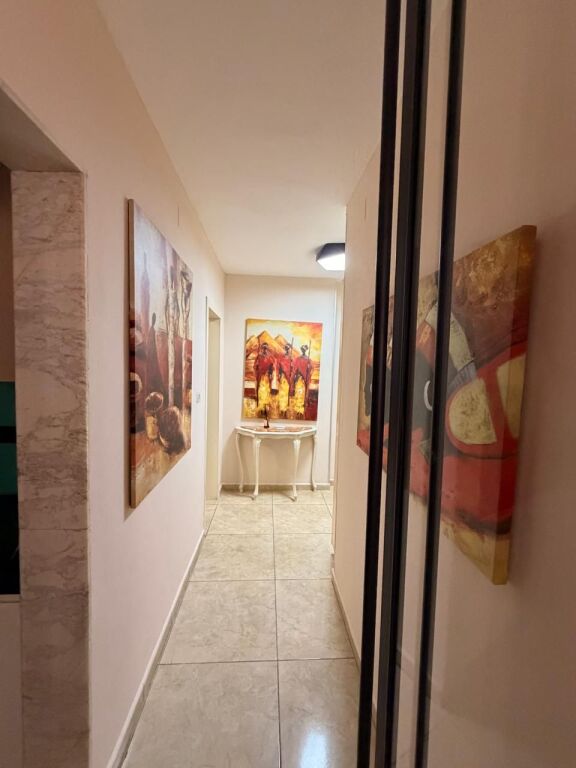 Qera | Apartament 2 + 1 + Parkim | Rruga Dritan Hoxha | 900 €/muaj