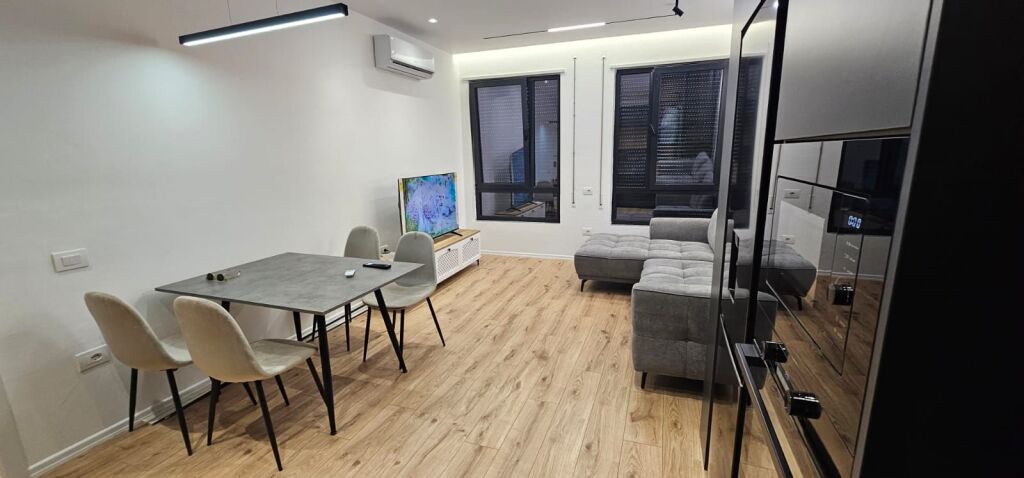Affitto | Apartament 2 + 1 + 2 | Rruga 5 Maji | 600 €/mese