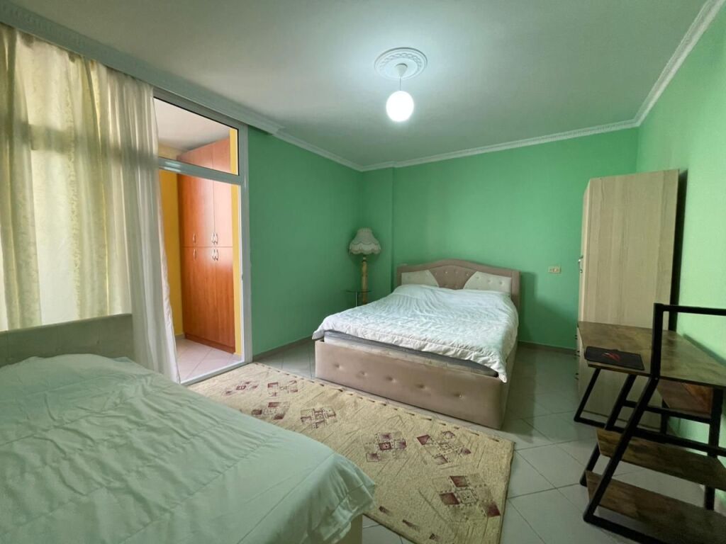 Apartament 2+1 per shitje tek Komuna e Parisit.