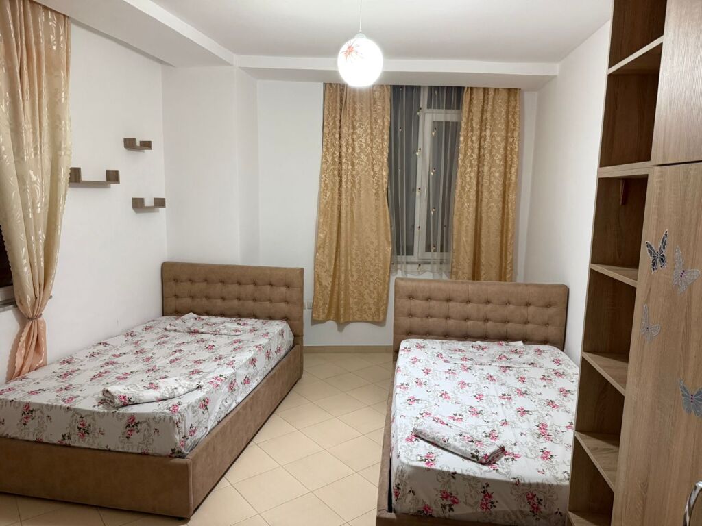 Rruga Jordan Misja,prane Rezeidences Avid  jepet me qera apartament,2+1,i mobiluar  60,000Leke