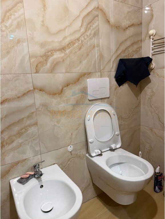 Shitet, Apartament 1+1, Kopshti Zoologjik, Tiranë