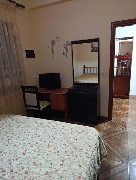 🏠Don Bosko, vicino al Complesso Vizion Plus, si affitta il secondo piano di una villa 1+1, arredata, 45.000 Leke