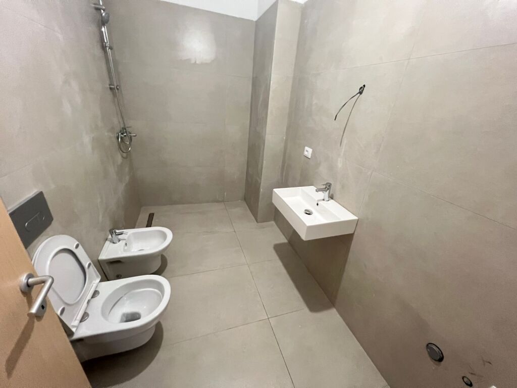 Zyre Me Qera 1+1 Tek 5 Maji (ID BZ211043) Tirane