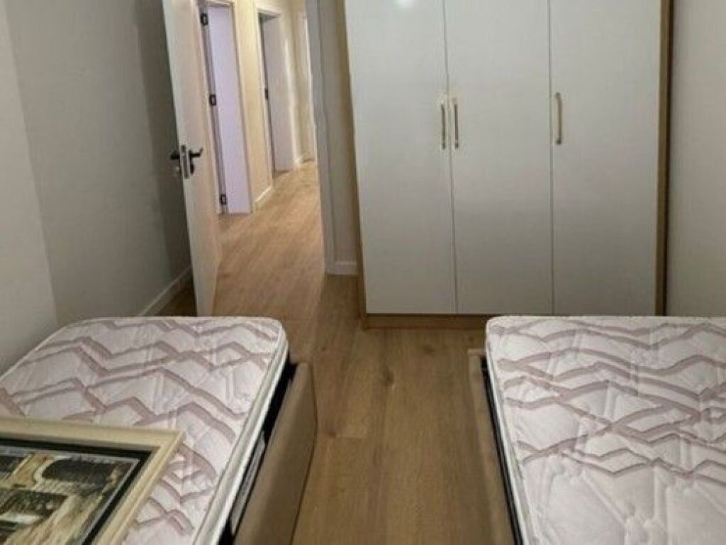 🔴 **VENDESI APPARTAMENTO 2+1 – VICINO MEDRESE, TIRANA**