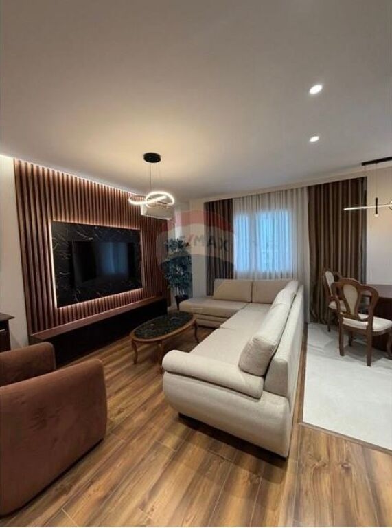 Shitet super apartament tek Mine Peza