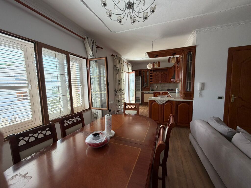 🏠Nella zona di Sauk, si affitta il secondo piano di una villa, 2+1, arredato, 55.000 Leke