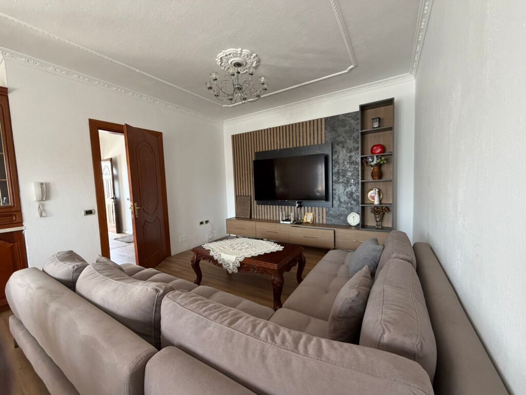 🏠Nella zona di Sauk, si affitta il secondo piano di una villa, 2+1, arredato, 55.000 Leke