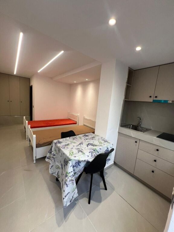 GARSIONERE 22000 LEKE.FAKULTETI EKONOMIK