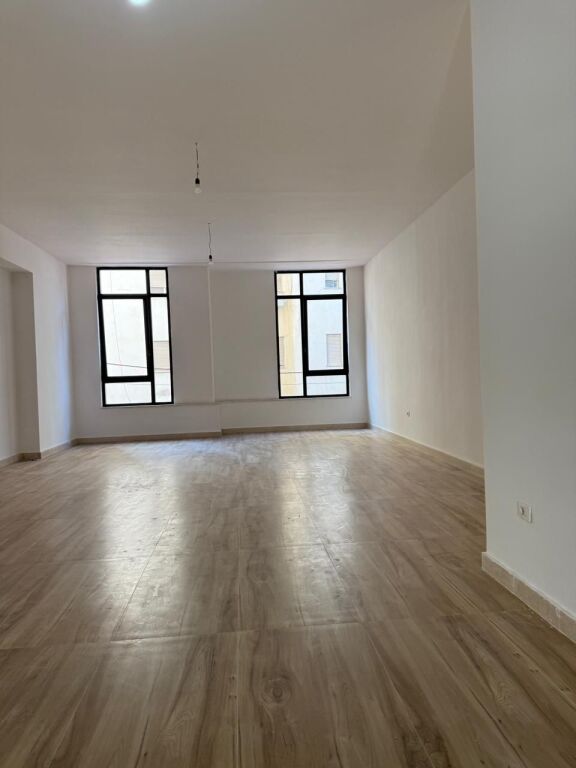 Business premises for rent, Center
