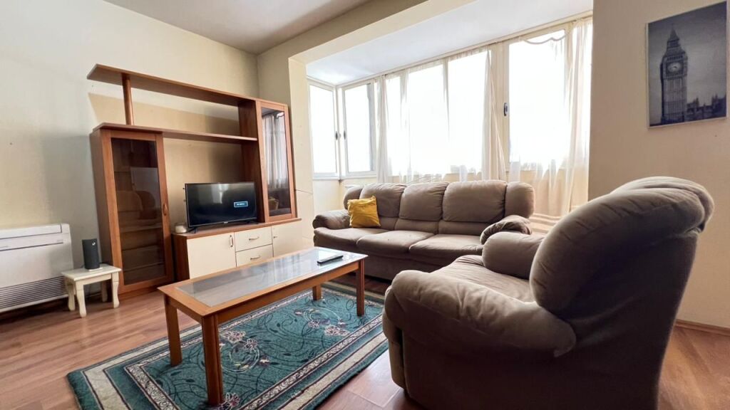 Apartament Duplex 3+1 me qira - Komuna e Parisit