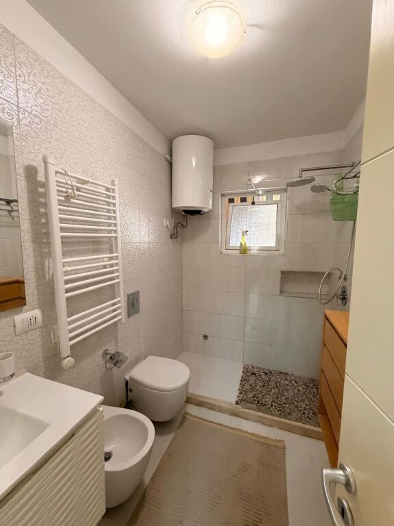 Via Dritan Hoxha, Complesso Karavan, appartamento in affitto, 2+1+2, arredato 80.000 Leke