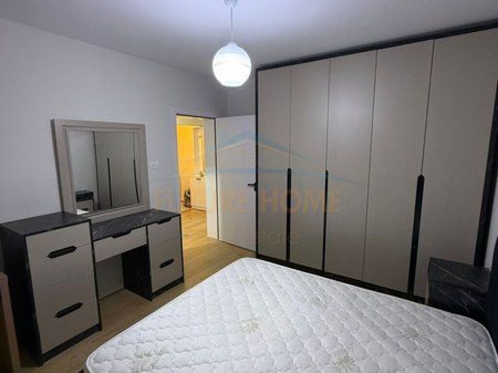 Shitet, Apartament 2+1, Rruga Ferit Xhajko, Tiranë.