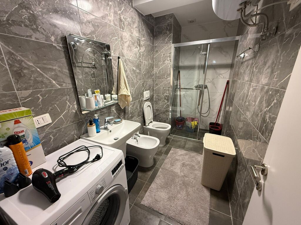 🏡 APPARTAMENTO 2+1+2 IN AFFITTO 📍 Fiori di Bosco💰 Prezzo: 90000 Lekë/Mese