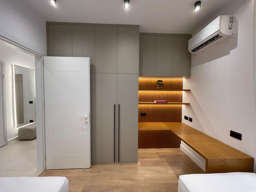 Affitto 2+1+2+Posto auto Residenza Erli, Porcelan