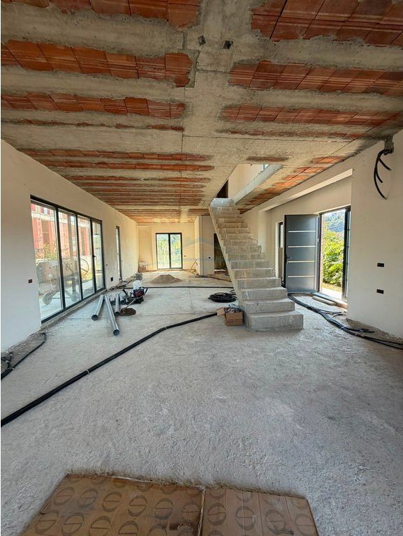 Business Building for Rent 2-Storey, TEG, Tirana
