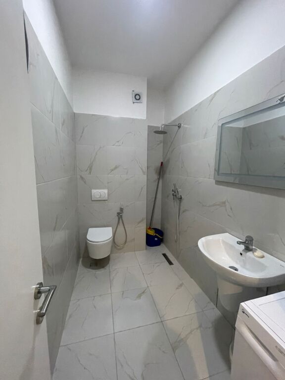 APARTAMENT 1+1 PER QERA PRANE PALLATIT ME SHIGJETA
