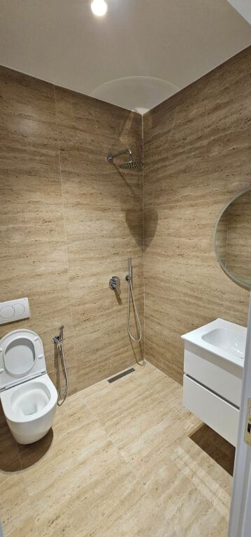 Affitto | Apartament 2 + 1 + 2 | Rruga 5 Maji | 600 €/mese