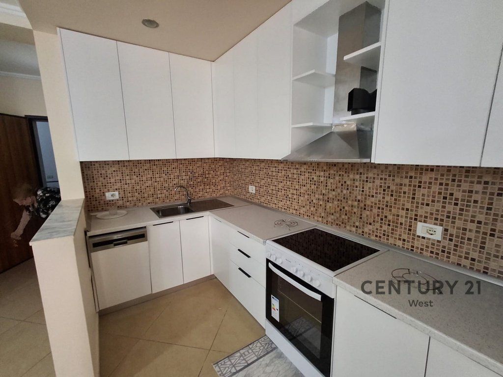 For Rent Apartment 3+1+2 – “Margarita Tutulani” Street, near “Petro Nini” High School 1,000 € /Month