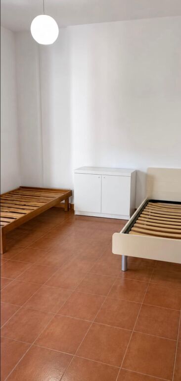 Jepet apartament 2+1 me qira tek Ish Tregu Elektrik , Rruga Todi Shkurti , Rruga Ali Demi .
