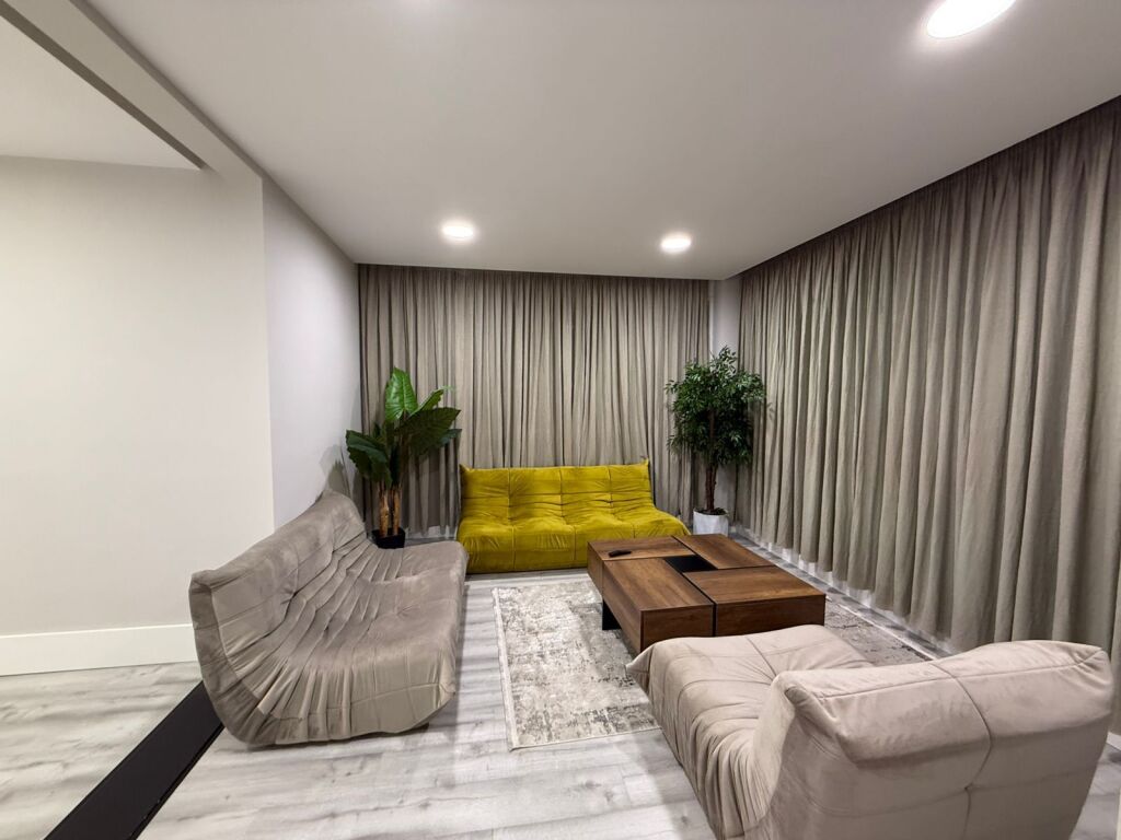 Apartment 2+1 for rent in Bllok.