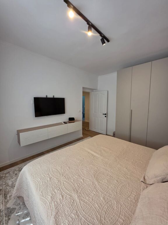 SHITET APARTAMENT 1+1 – RRUGA FERIT XHAJKO (TE ISH RESTORANT DURRËSI)